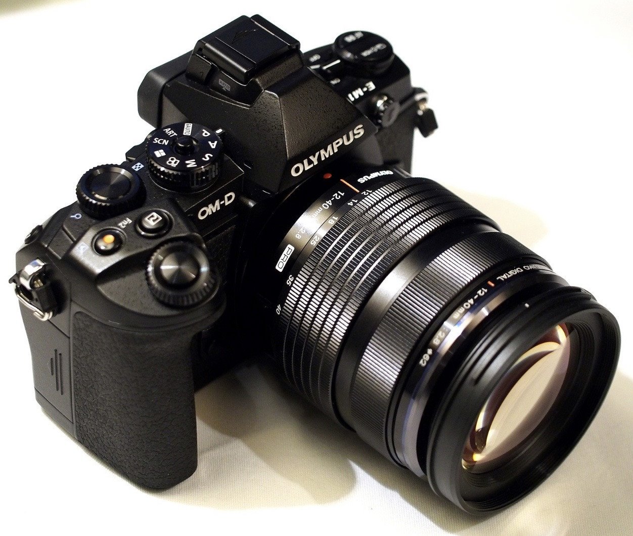 Olympus E-M1、高階變焦12-40mm F2.8 Pro 外觀曝光！ - 第1頁- 相機 