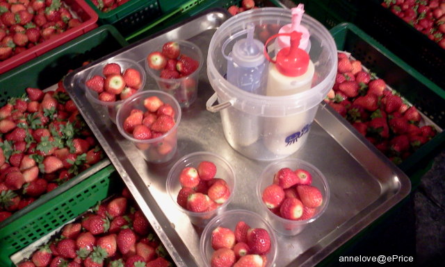 2011-01-23 18.46.52.jpg //timgm.eprice.com.tw/tw/mobile/img/2011-01/31/4572753/annelove_2_Samsung-Galaxy-Tab_cb055ad718f73f85753da5d2d77062de.jpg