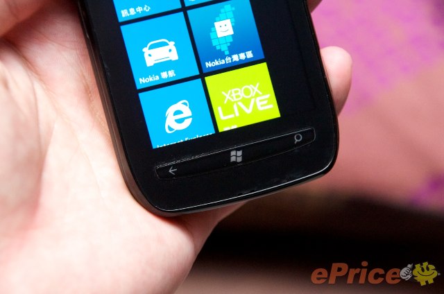 //timgm.eprice.com.tw/tw/mobile/img/2011-11/22/4704714/tunacat_3_Nokia-Lumia-800_265a7bee4d22a1e16a12e1c0a280349c.jpg