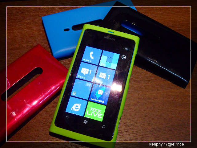//timgm.eprice.com.tw/tw/mobile/img/2011-11/27/4706985/kenphy77_2_Nokia-Lumia-800_2dd6ffd4a6327e6fae6bcd897e0009bb.jpg