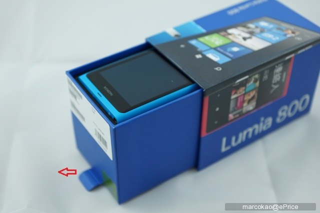 //timgm.eprice.com.tw/tw/mobile/img/2011-12/10/4712487/marcokao_2_Nokia-Lumia-800_5a798fba14ca2ac0c2884dcd8b8d4e6c.JPG