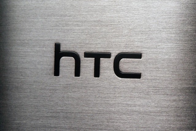 HTC-1-M8-back-logo.jpg