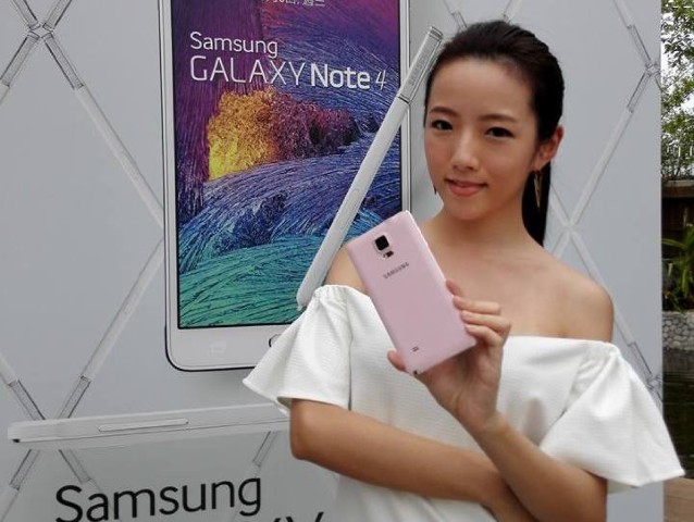Galaxy Note 4 黑白粉金 四色全家福亮相 - 11