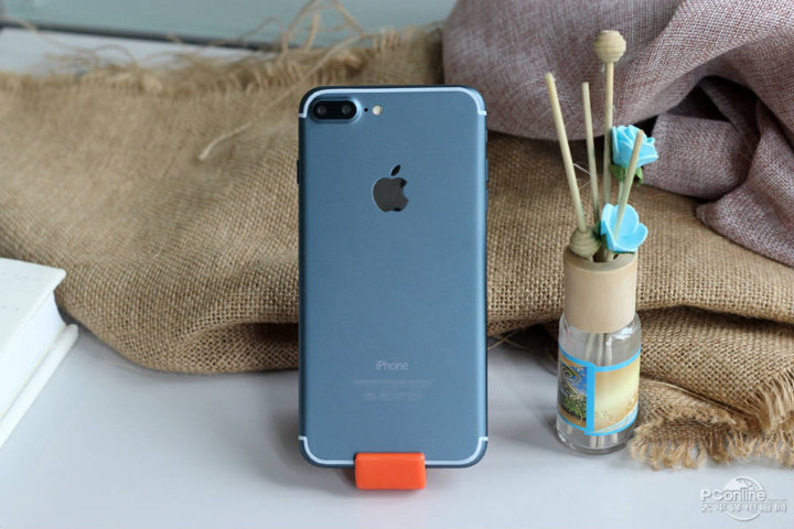 iPhone 7 首波 9/23 開賣，藍色款式超清晰實機照曝光