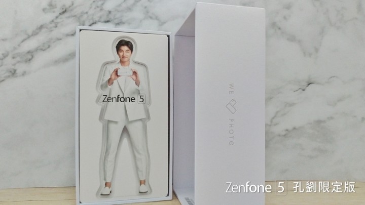 【ZenFone 5孔劉限定版】孔劉從手機盒裡出現.jpg