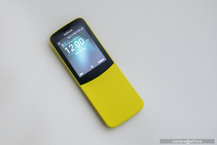 Nokia 8110 4G 04.jpg