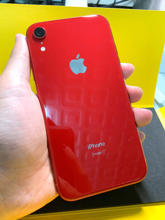 【开箱】iphone xr(128gb product red v.s hoda贴 uag壳