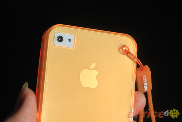 暗夜精靈！摩米士 iPhone 4 夜光型超薄強韌背殼來襲