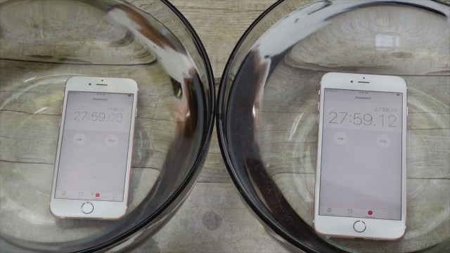 Iphone 6s 防水測試 好孩子不要模仿啊 休閒玩樂新聞 Eprice 比價王