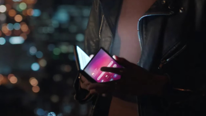 三星最新電視廣告　疑似出現 Galaxy Z Fold 3