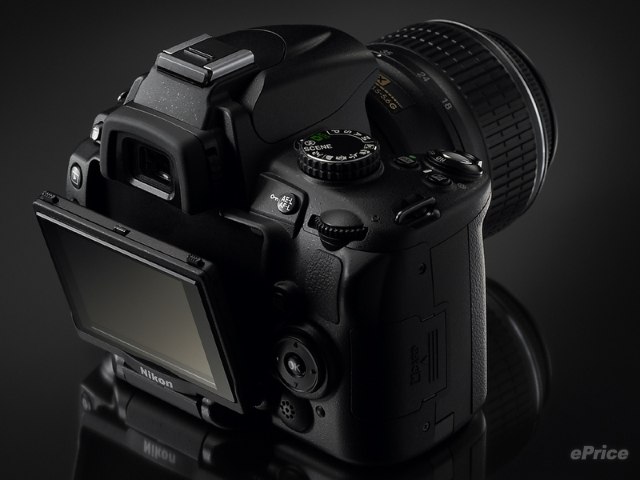 翻轉螢幕、HD 錄影！Nikon D5000 正式登場