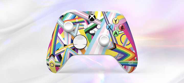 Xbox Design Lab 也提供多款獨家設計的無線控制器讓玩家選購，包含 LGBTQIA+ 群體旗幟交織而成的特別款式.jpg