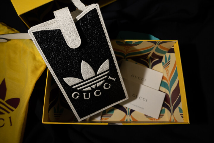 開箱 Gucci x Adidas 真廢包~再也不怕手機離家出走