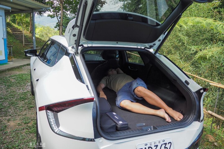 KIA EV6 GT-Line（CV）一日車主開箱心得評價：開電動車露營會有里程焦慮嗎，實測兩天一夜露營需要花多少電！