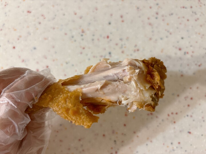 【食記】租屋處聚餐隨便買炸雞，現炸口感意外不錯的一次經驗