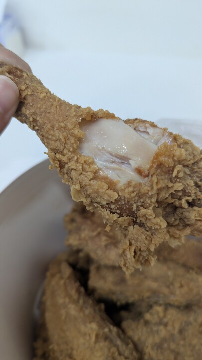 傳統炸雞攤升級了？昌平炸雞王二代店隨手買，後座抱回家根本是折磨  
