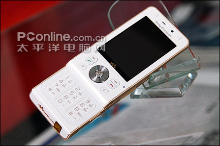 聯想 Lenovo P650WG，還不錯看的 3G 雙卡觸控手機