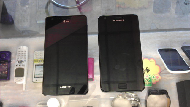 4.5 吋大號銀河機　Samsung i997 1.2GHz 高速水貨報到
