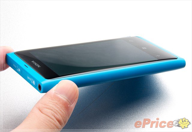 //timgm.eprice.com.tw/tw/mobile/img/2011-12/20/4717276/tunacat_3_Nokia-Lumia-800_77a6ac7ce90357f5b689fbfbd25add4c.jpg