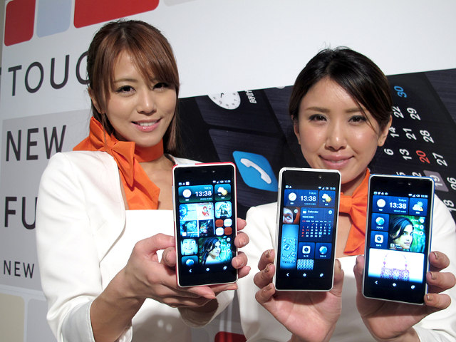 HTC 首度操刀，INFOBAR A02 日本發表