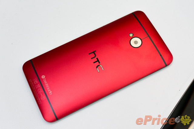 紅色版 HTC One 實機寫真 ! 黑、銀、紅外型比一比