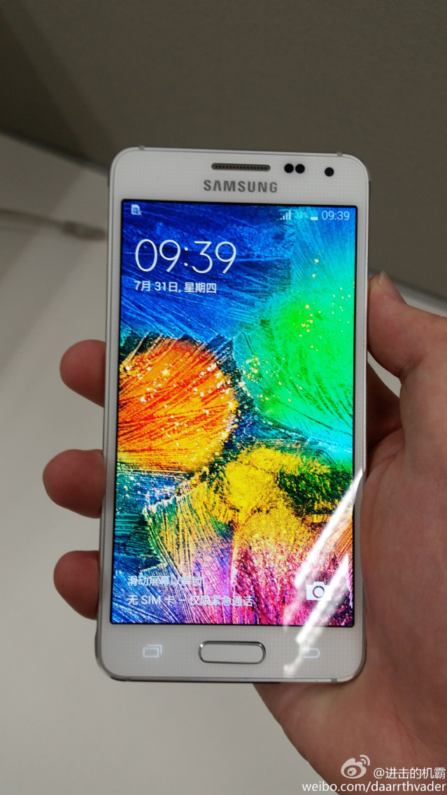 Samsung-Galaxy-Alpha-Blanc-00.jpg
