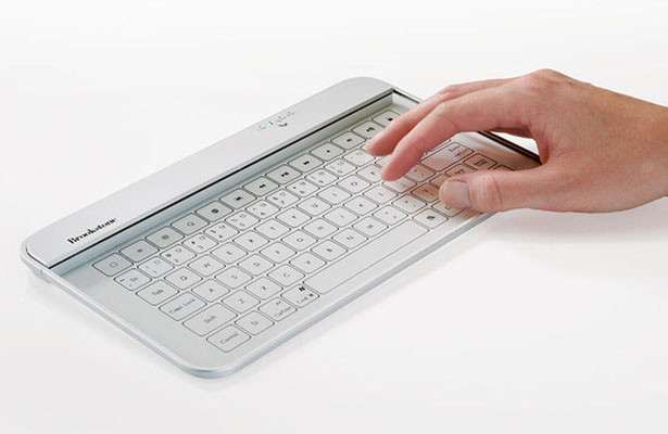 transparent-wireless-glass-keyboard2.jpg