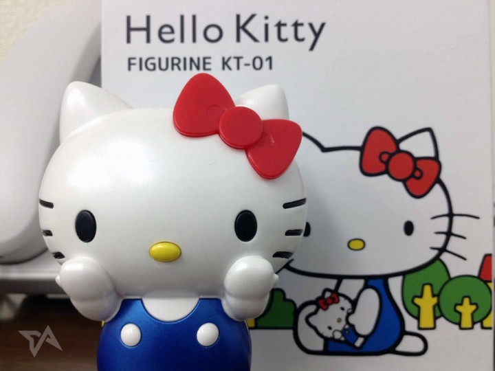 Japan’s-Hello-Kitty-flip-phone-photo-1.jpg