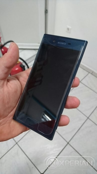 Sony-Xperia-F8331---Front.jpg