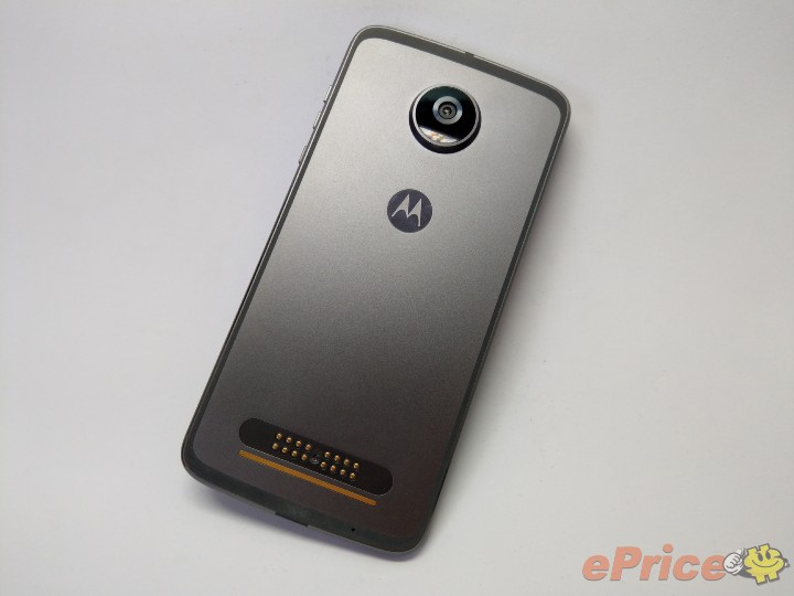 拍照越級挑戰 HTC U11，Moto Z2 Play 快速試玩