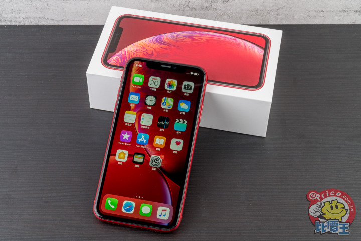 iPhone XR  (PRODUCT) RED 紅色版開箱與效能測試！它和 Xs、Xs Max 有什麼不一樣呢？