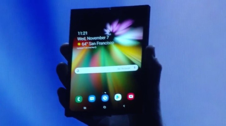 2019 年用於市售手機產品，三星宣布推出可凹折螢幕 Infinity Flex