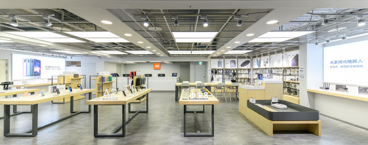 小米桃園台茂專賣店於11月9日正式開幕。店內空景照-2.jpg