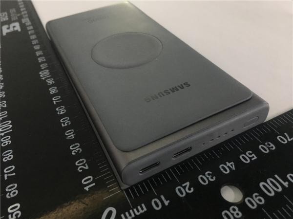 Samsung-25W-wireless-charging-power-bank.jpg