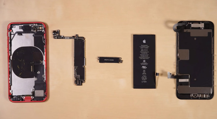 部分零件可和iPhone 8 共用，iPhone SE (第2 代) 拆解！