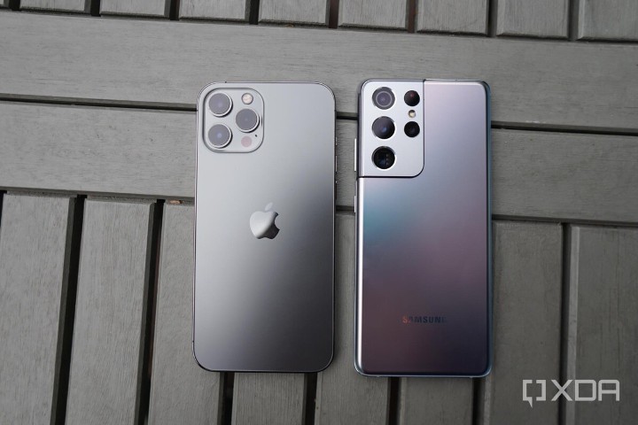 Galaxy-S21-Ultra-vs-iPhone-12-Pro-Max-XDA3.jpg