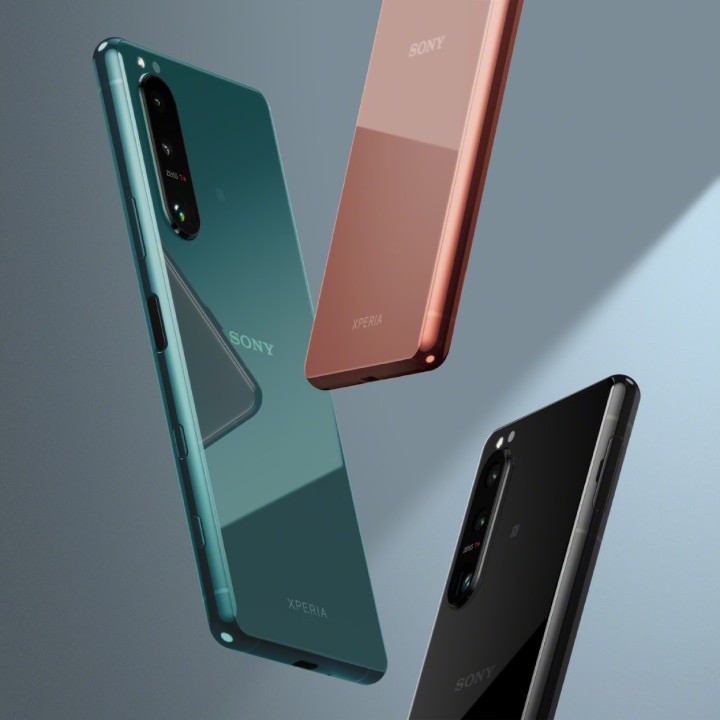圖說、Xperia-5-III共有鏡黑，鏡粉，鏡綠等三種手機顏色選擇，預計將於2021年初夏於台灣市場推出.jpg