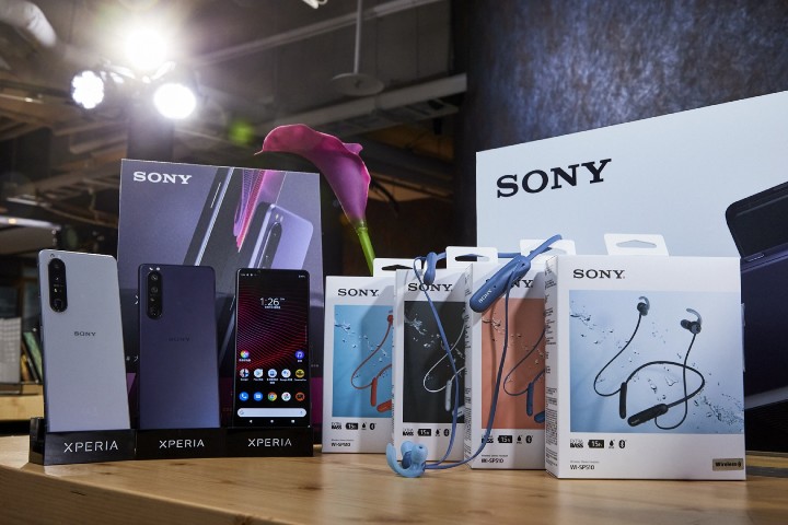 圖說二、即日起至9月底，至Sony Mobile專賣店選購Xperia 1 III，藍牙耳機、超特別加碼配件購物金帶回家.jpg