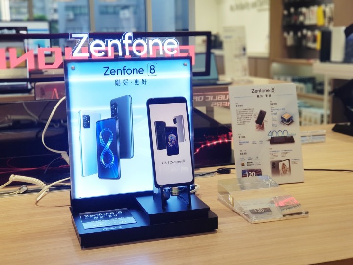 旗艦小手機成功逆襲 華碩Zenfone 8進駐92間傑昇通信 實機來體驗.jpg