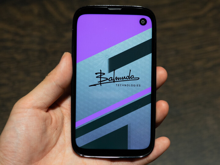 BALMUDA Phone 百慕達手機動眼看，實機有何魅力之處？