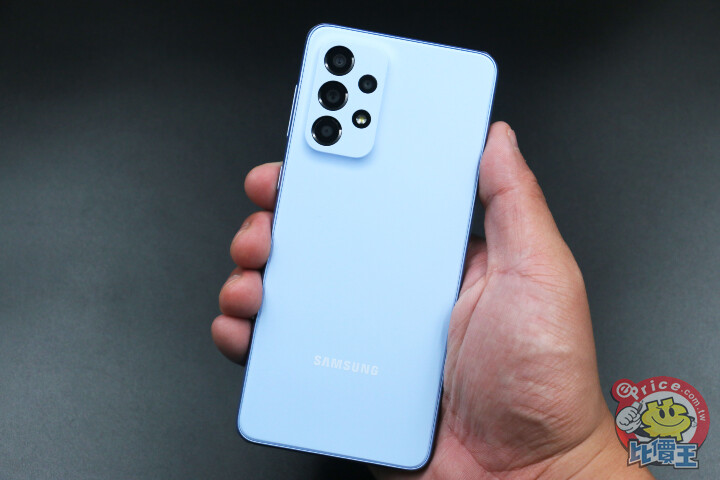 三星 Galaxy A33 5G 開箱動手玩：水藍豆豆加上經典極簡設計，展現年輕、時尚與活力