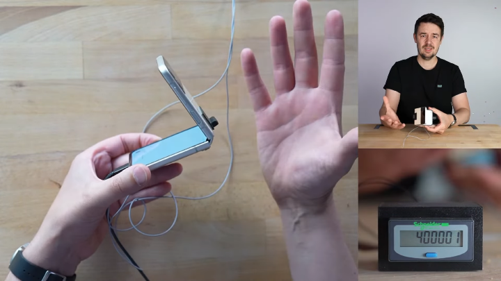 YouTuber 直播實測三星 Galaxy Z Flip 3 摺疊，大約可以使用九年