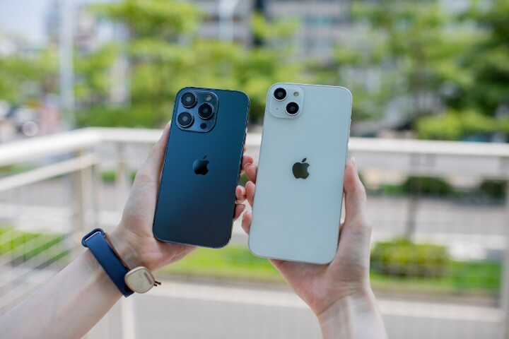 iPhone 14 Plus具備螢幕大、電池續航力強的優勢，且機身重量甚至比小尺寸的iPhone 14 Pro輕巧.jpg