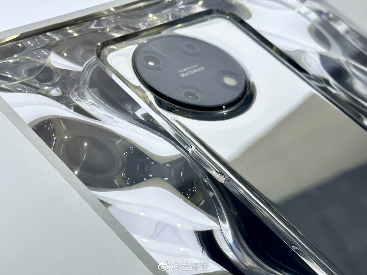 OPPO 展出了一體玻璃概念系列產品