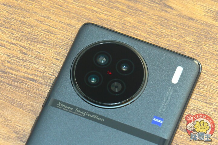vivo X90 開箱動手玩：天璣9200處理器搭配與蔡司聯合研發的5,000萬畫素三鏡頭主相機，不只好用、好玩，還很好拍！