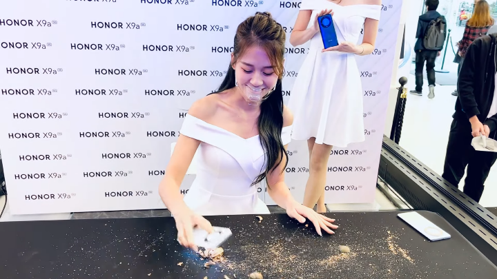 女 Model 評測「手機碎核桃」！Honor X9a 原來 sell 屏幕強化玻璃夠硬淨 0-13 screenshot.png