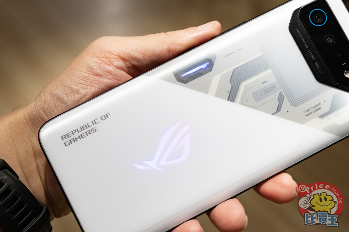 【實機動眼看】華碩發表 ROG Phone 7 電競系列：規格、散熱更升級
