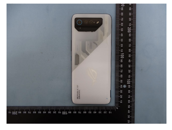 ASUS ROG Phone 7 系列現身 NCC　兩款機種外觀全都露