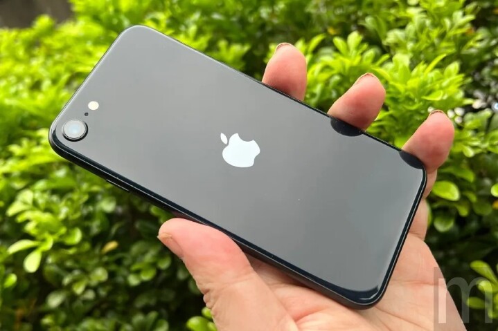 消息指稱蘋果將恢復推出第 4 代 IPhone SE，2025 年問世、採自製 5G 連網晶片