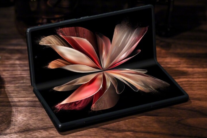 Vivo 揭曉 X Fold 2，首款搭載 Snapdragon 8 Gen 2 處理器的螢幕可凹折手機